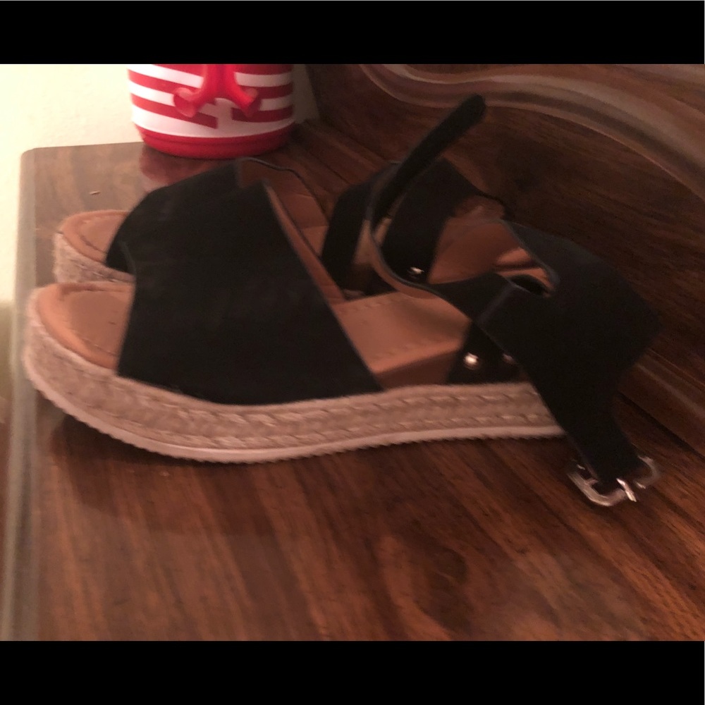 Sandals - Picture 2 of 2